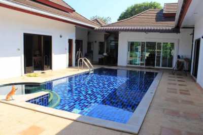 12 Room Villa for sale in Premier compound <4 minutes from City Centre