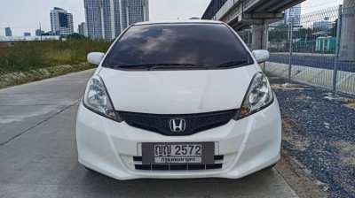 HONDA JAZZ 1.5S AT WHITE 2011 Good condition affordable price