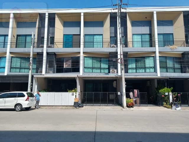3 storey townhome for sale, width 5 meters, Nalin Grand Avenue Village