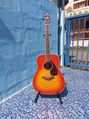 Must sell!  As New Yamaha FG 820 Acoustic Guitar