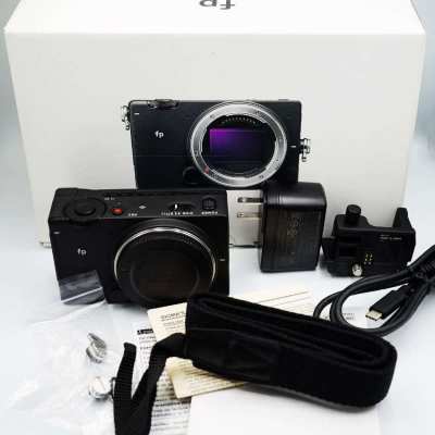 Sigma fp Leica's L-mount Mirrorless Full-Frame Digital Camera 24.6MP