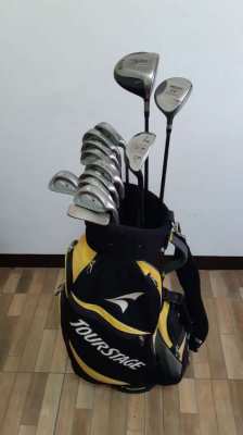 Complete set of golf clubs with bag