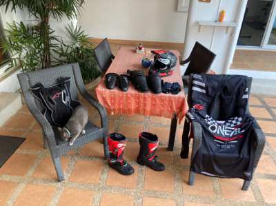 Alpinestars motorcycle/enduro accessories, used 2 times only 