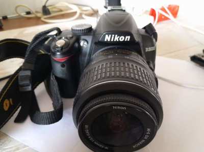 Nikon D3000 Camera including lens