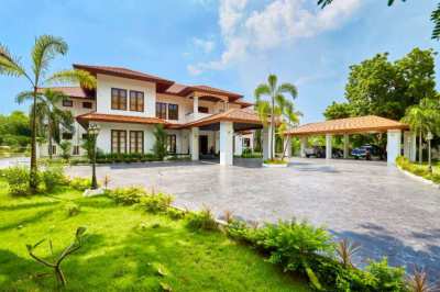 Well Designed and Constructed Pool Villa in Prime Area