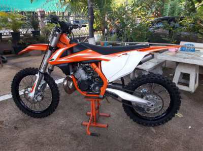 2018 KTM 250 SX ( ONLY 15 hours )