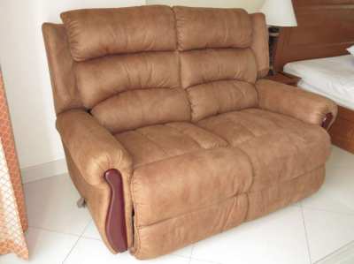 2-seat sofa recliner