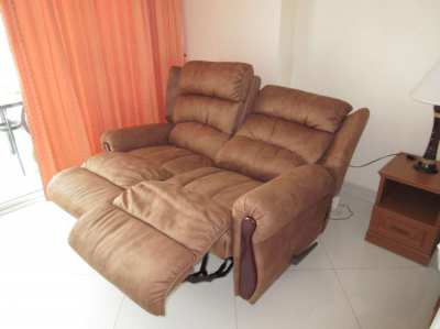 2-seat sofa recliner