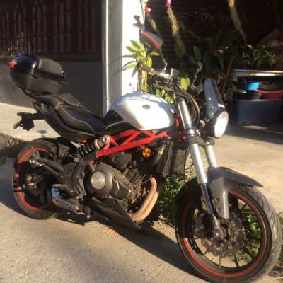 Just reduced price 49.000 bahts , Benelli 300 , year 2020 , Pattaya