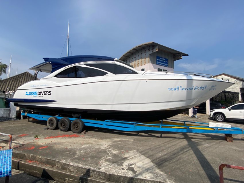 42' Sunnav Fiberglass Speedboat 