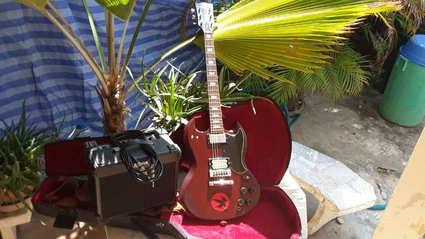 Vintage original 1976 Gibson SG, rare find (not a knock-off!) 