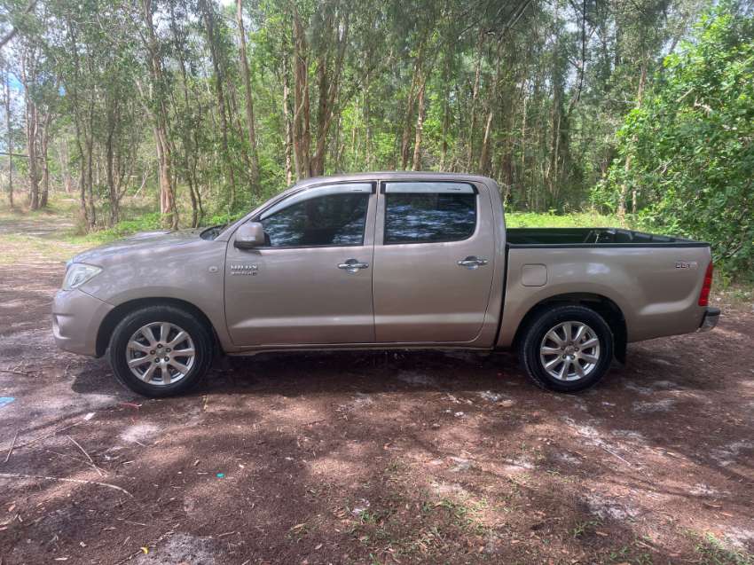 GREAT PRICE! Toyota Hilux 2011