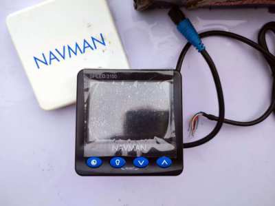 Navman Speed 3100 display + Thru Hull speed / temperature sensor. NEW