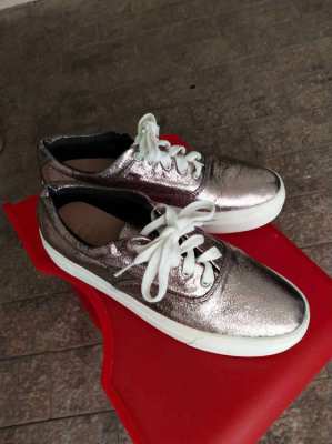 Pull & Bear New Size 39 Glitter Finsh Ladies Shoes