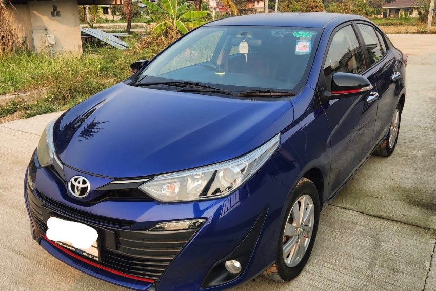 Excellent condition top model ( S ) TOYOTA YARIS ATIV 1.2 S+ 2017 