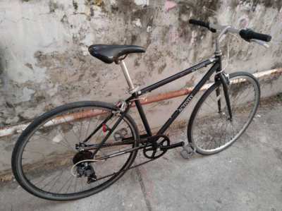 Quick Sell Japanese Lightweight 700c Hybrid Bicycle