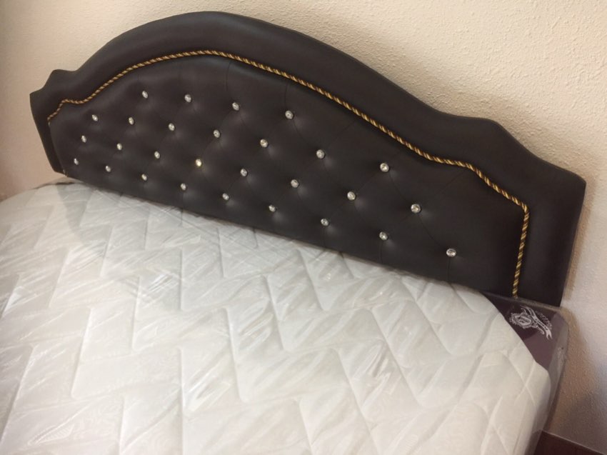 King size bed with a high quilt mattress NEW 