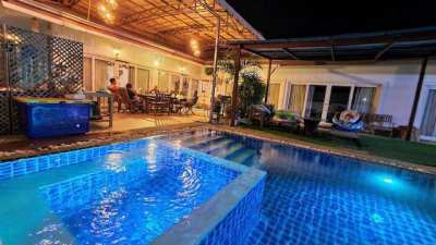 Vacation pool villa near city center for rent