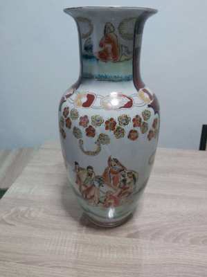Large vintage chinese vase 19