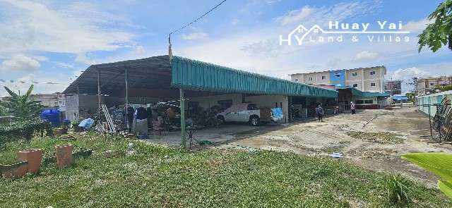 #3350 Extended warehouse/shop/restaurant/bar just off Huay Yai Road 