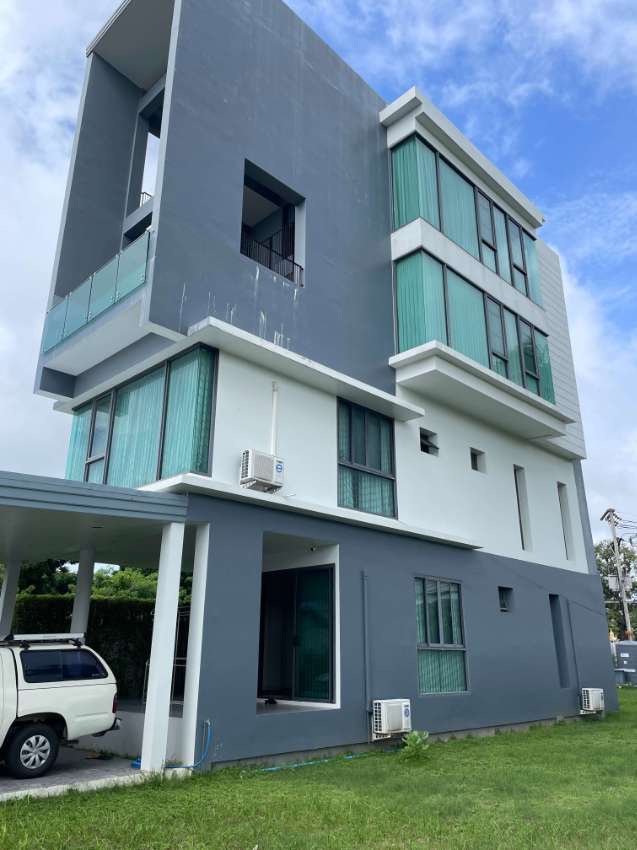 Modern Style 4 bedr House for Sale 