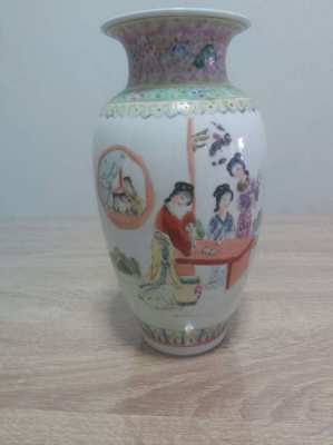 Beautiful chinese vase good condition 10