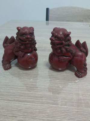 A pair of chinese foo dogs price includes delivery