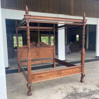 Four poster Teakwood bed Queen Anne style
