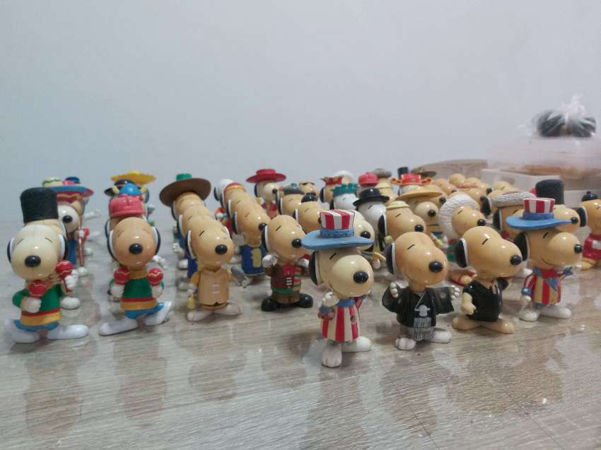 Job lot of 55 snoopy figures price includes delivery