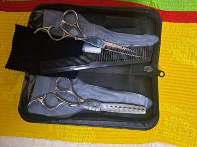 Hairdressing scissors 