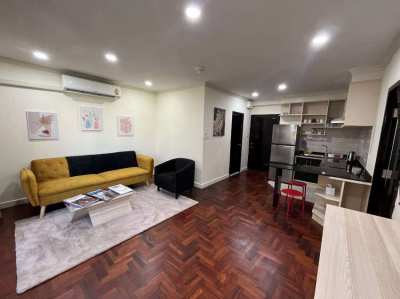 Cozy, fully renovated 1 BR - 2 minutes from BTS Nana