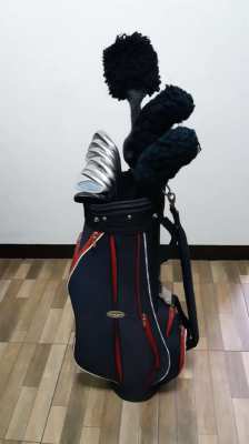 Complete set of women's golf clubs