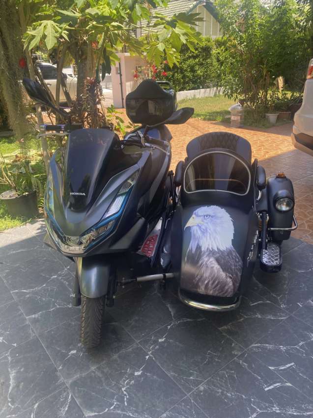 PCX160 with sidecar