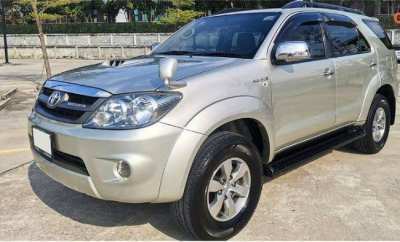 FORTUNER 4X4 DIESEL ALL AUTOMATIC  GREAT CONDITION 