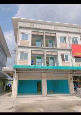 Shophouse for rent in Banbeung city in Chonburi province 3fl 2Building
