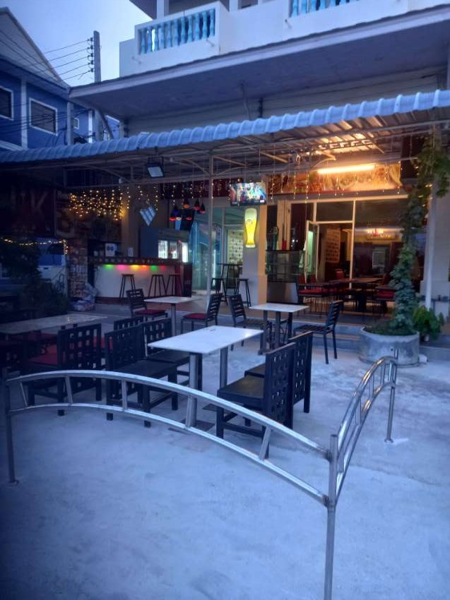 Restaurant, karaoke and beer garden off soi 94 hua hin