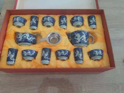 Chinese blue and white tea set boxed 15 items showing dragons