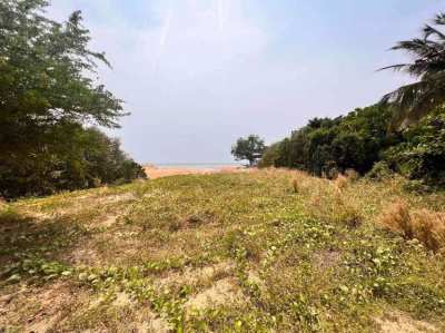 Beach front land for sale in Na Jomtien, Pattaya