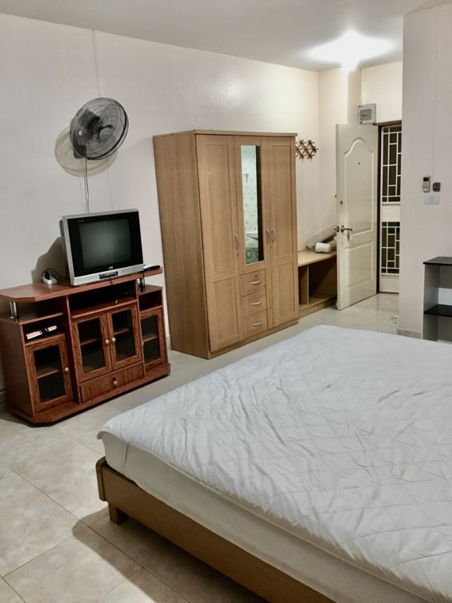  32sm fully furnished freehold condo unit.