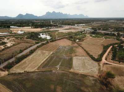 Land 7-1-61 in Pranburi (11844 m²)