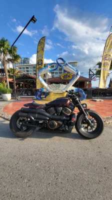 HARLEY DAVIDSON Sportster S with Warranty and Lots of additional parts