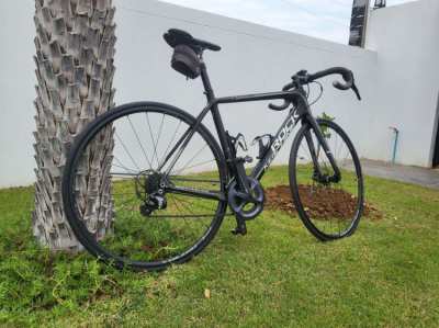Full carbon ultegra disk road bike size m