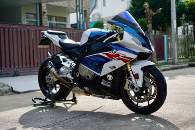 BMW S1000RR Tri-Color 2017 only 1 owner milage 14,xxx km. with accesso