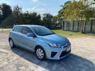 Toyota Yaris 2013 automatic in a very good condition