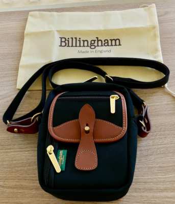 BILLINGHAM COMPACT STOWAWAY CAMERA BAG - NEW