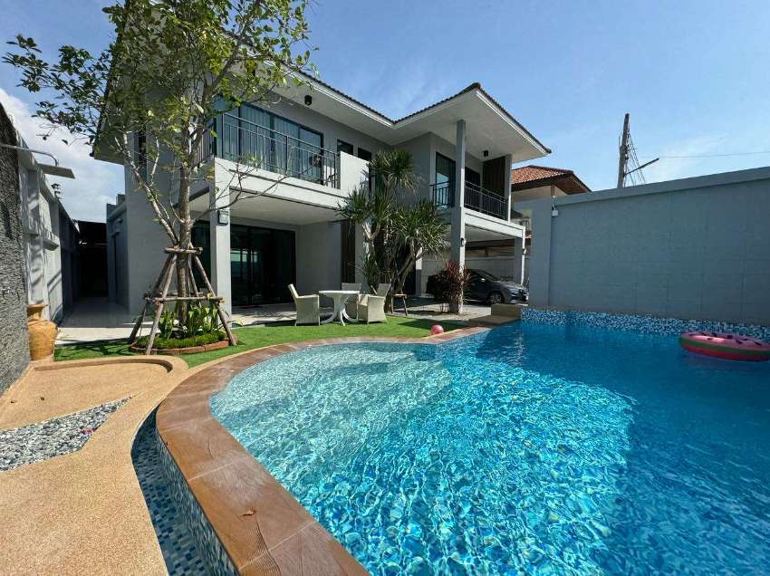 Reserved.  (Villa for sale at Jomtien Beach, Pattaya.)