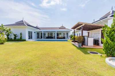 Luxury villa for sale located Hua Hin ( very nice mountains view ) 