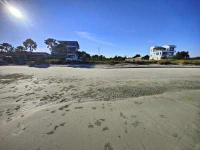 1-0-0 Rai -  Absolute Beachfront Home Plot - 2 Chanotes - 200 TW Each 
