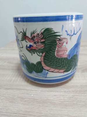 Sale now on chinese Jarinere showing a beautifull dragon