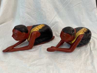 two praying wooden figures, servant figures made of wood, full wood 